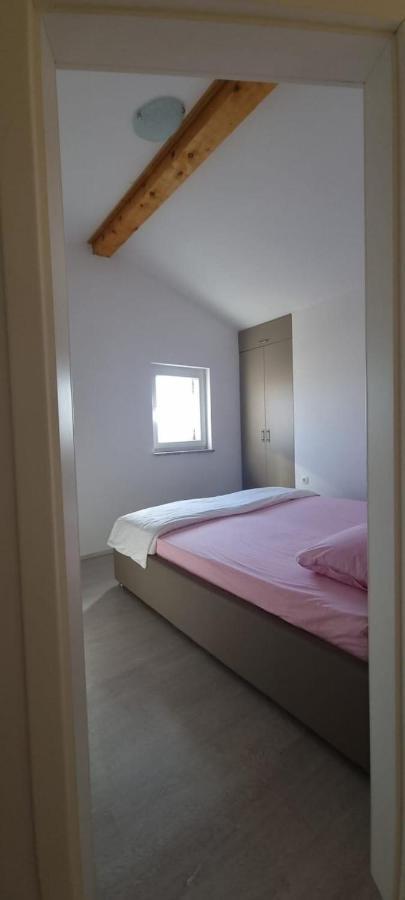 Apartmani Lanterna Крк Экстерьер фото