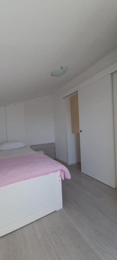 Apartmani Lanterna Крк Экстерьер фото