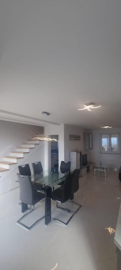 Apartmani Lanterna Крк Экстерьер фото